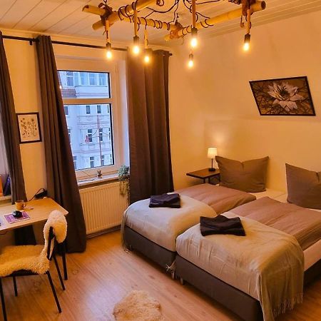 Nigella Apartment Direkt Am Hauptbahnhof Celle Fur 6 Personen Mit Kostenfreiem Parkplatz Voll Ausgestatteter Kuche Elite Standard Bagian luar foto
